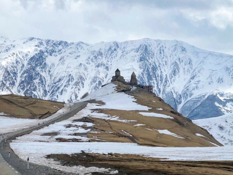 Lyžování v Gruzii - Kavkaz, historie a víno