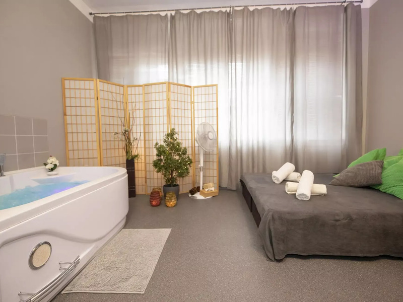 Privátní wellness pro 2 v Praze: Vířivka + infrasauna