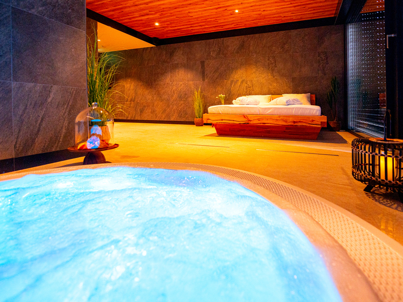 Privátní wellness pro 2 osoby v hotelu Nobilis + láhev prosecca