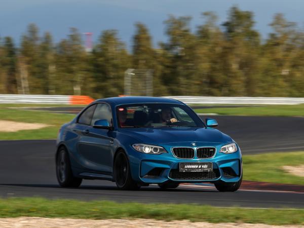 Jízda na okruhu v BMW