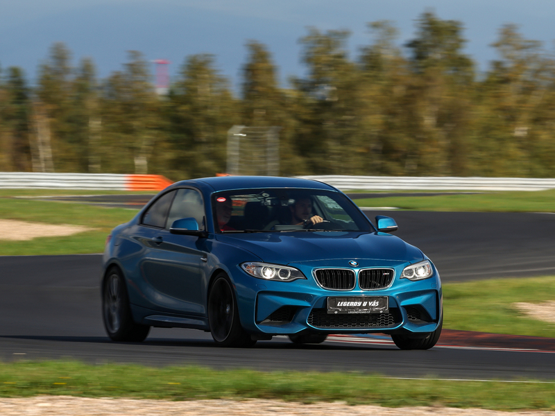 Jízda na okruhu v BMW