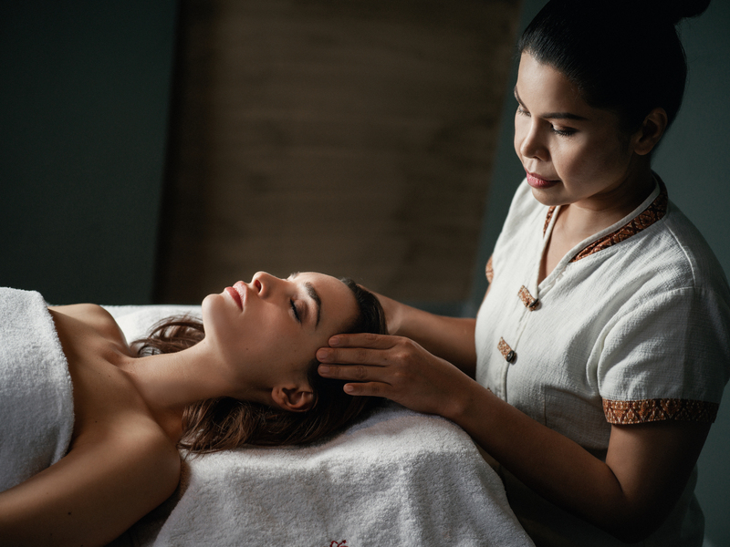 Zážitek - Revitalizující masáž obličeje a hlavy Zážitky Jihomoravský kraj: Od adrenalinu po wellness