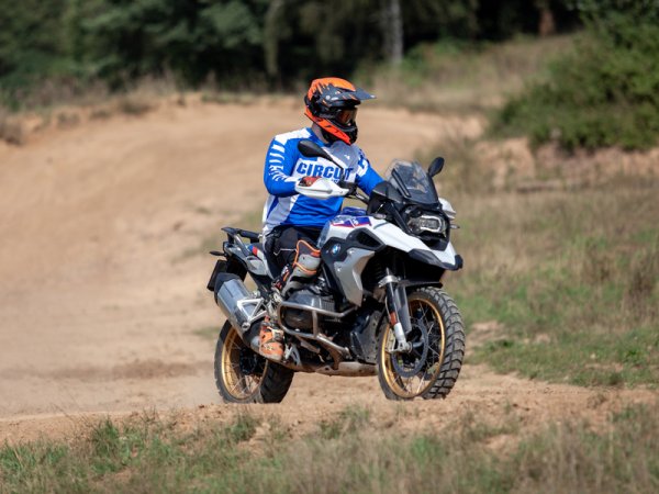 Motorky na trialové trati s mistrem ČR: Pardubický kraj