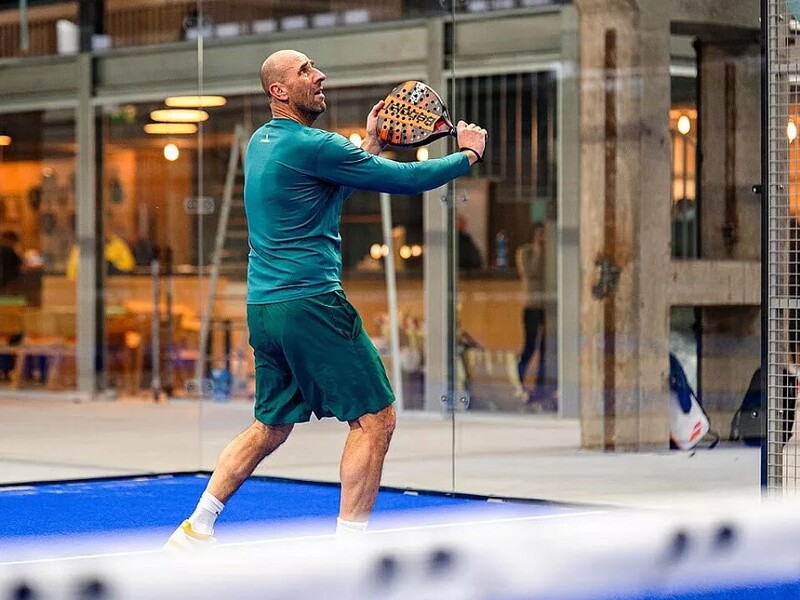 Zážitek - Zápas v padelu s Janem Kollerem Co dělat v Praze? Vyrazte za zážitky