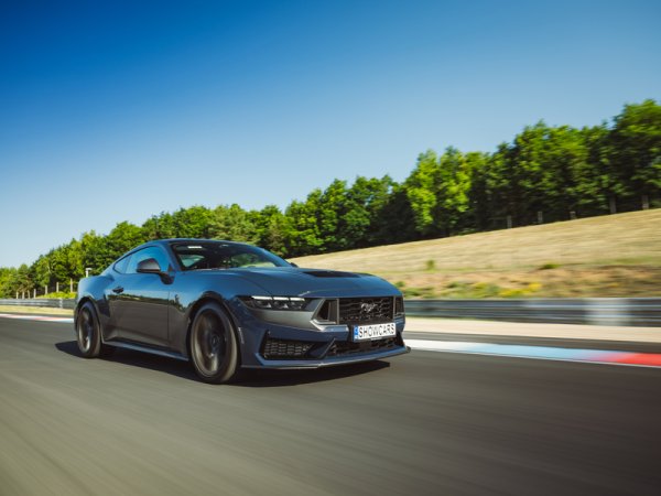 Jízda ve Ford Mustang Dark Horse 5.0 V8 na závodním okruhu, Most