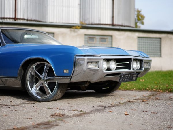 Pronájem veteránu Buick Riviera 1969