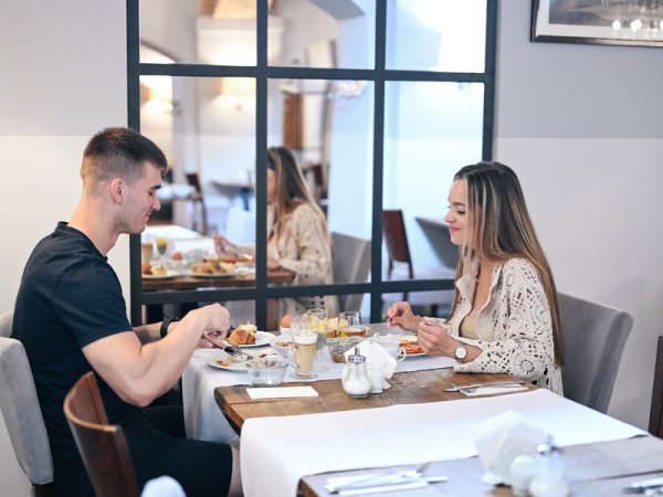 Nedělní brunch v restauraci Chateau Ctěnice