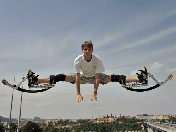 Lekce skákání na skákacích botách A-jump