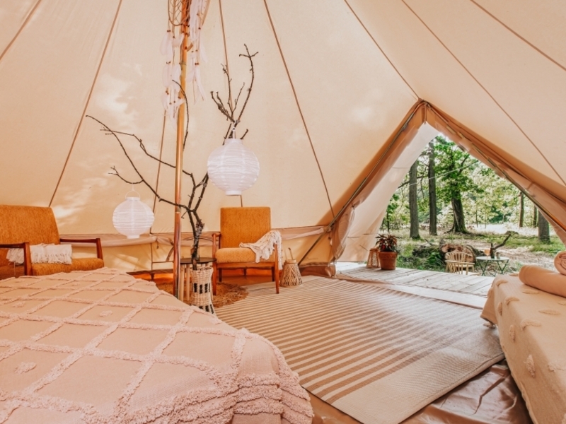 Zážitek - Glamping v Černické oboře   Zážitky Jihočeský kraj: Od adrenalinu po wellness