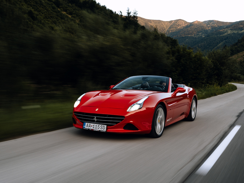 Zážitek - Jízda ve Ferrari California T na Moravě Zážitky Jihomoravský kraj: Od adrenalinu po wellness