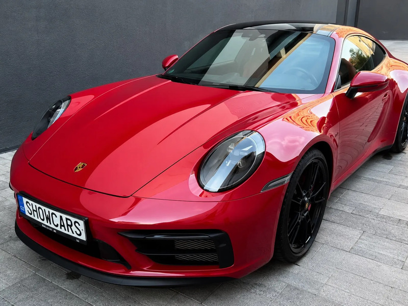 Zážitek - Jízda v supersportu Porsche 911  Co dělat v Praze? Vyrazte za zážitky