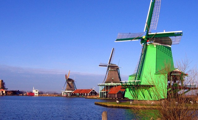Poznejte Nizozemí: Amsterdam, květinový park Keukenhof a skanzen větrných mlýnů Zaanse Schhans