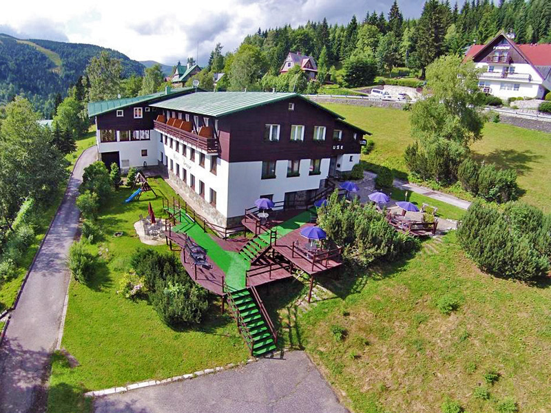 Krkonoše panoramaticky: Špindlerův Mlýn v hotelu nad centrem města s neomezeným vstupem do sauny i polopenzí