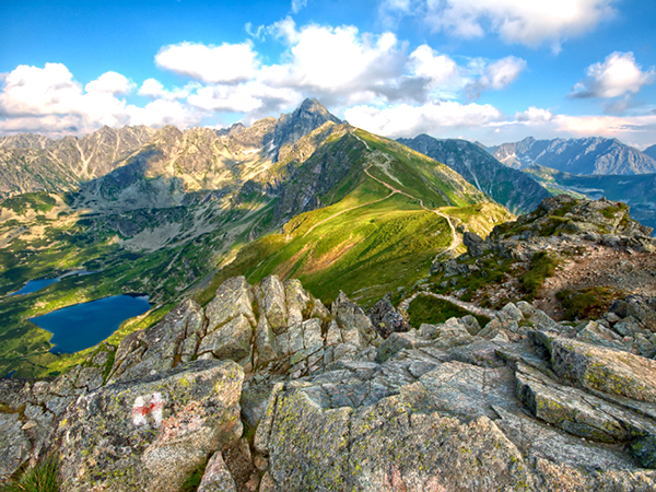 Polopenze, lahev vína, sauna v hotelu Tatranec. Užijte si Slovensko jak ho neznáte.