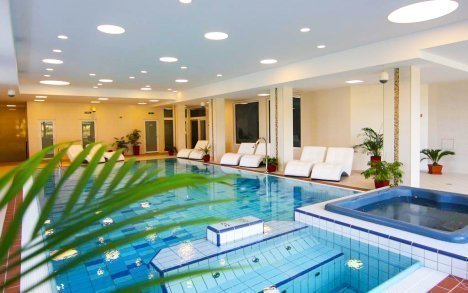 Vysoké Tatry v hotelu Končistá **** s polopenzí a neomezeným wellness s bazénem