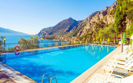 Lago di Garda v hotelu La Limonaia *** s výhledem na jezero, polopenzí a bazény