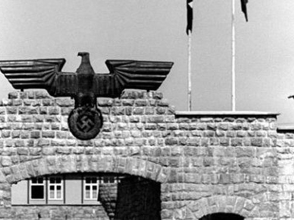 Zájezd pro jednoho do koncentračního tábora Mauthausen a města Linec.