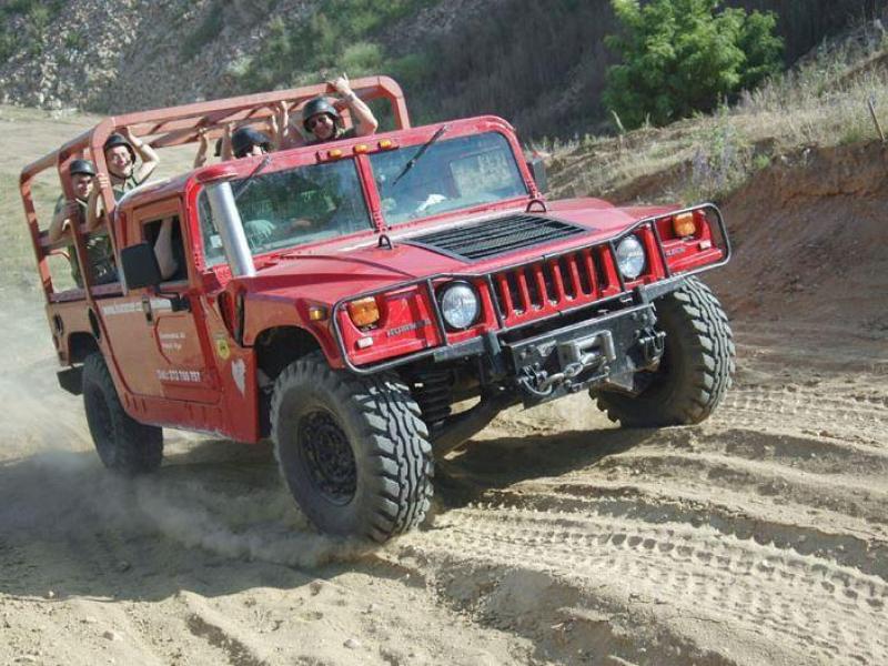 Řízení legendárního vozu Humvee Praha