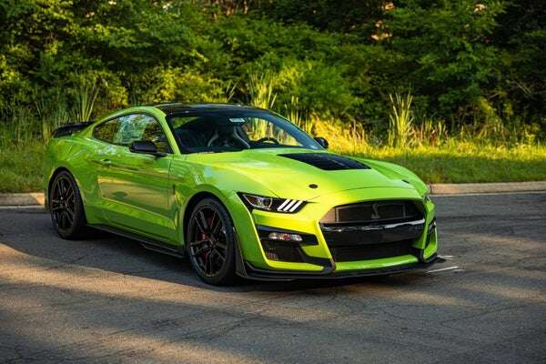 Adrenalinová jízda ve sportovním vozu Mustang GT s možností výběru vlastní trasy