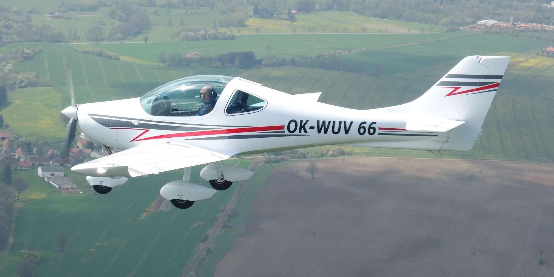 Pilotem na zkoušku! Vyhlídkový let v délce až 30 minut kamkoliv po celé ČR a EU