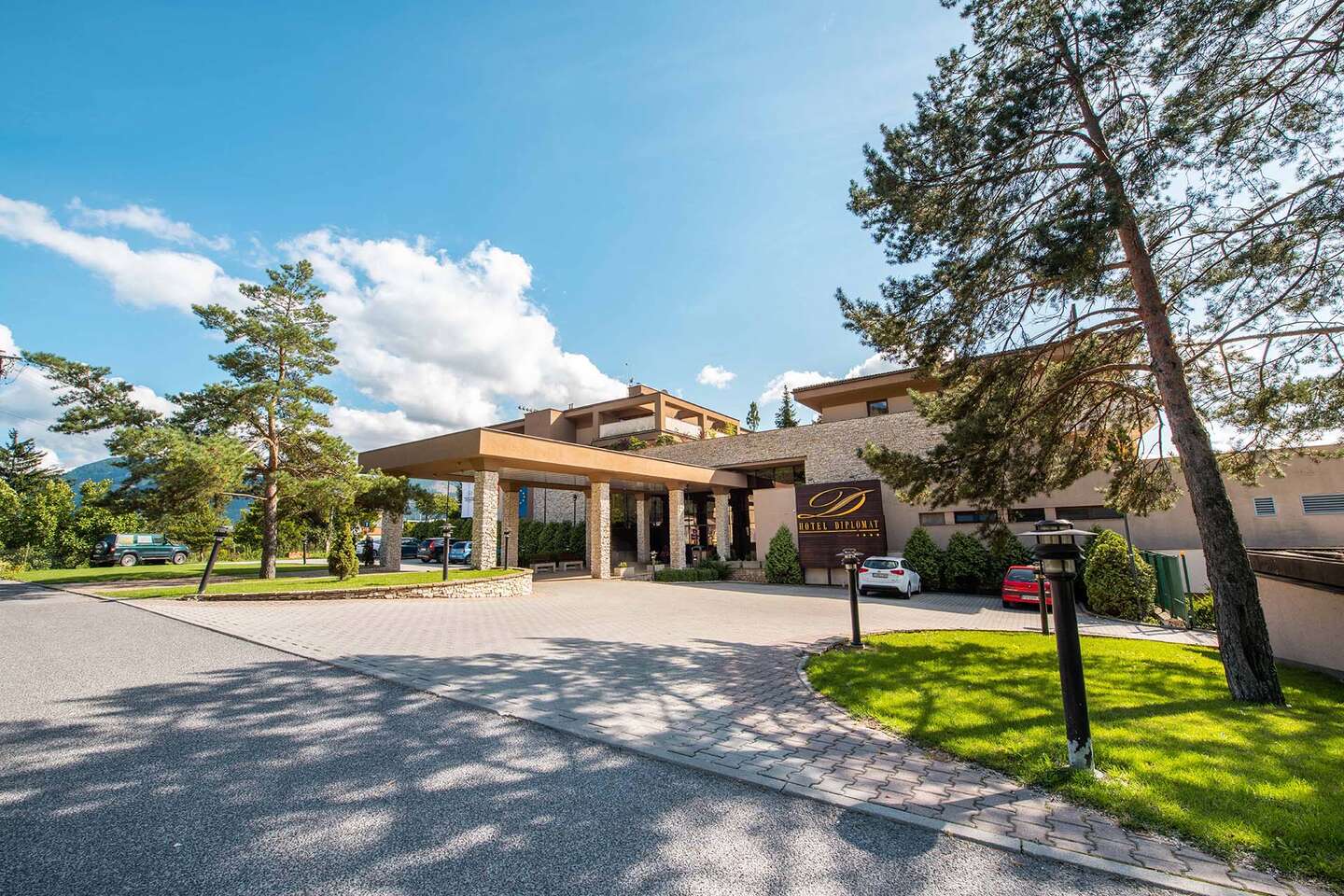 Wellness Hotel Diplomat****: Rajecké Teplice s wellness a bazénem